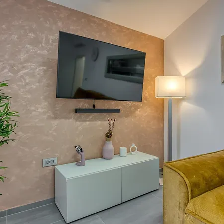 Royal - Happy Apartmán Premantura