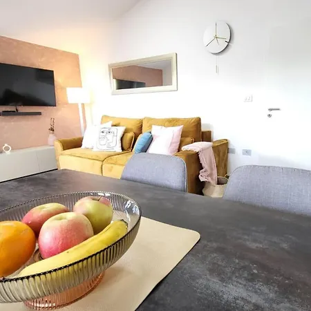 Royal - Happy Apartmán *