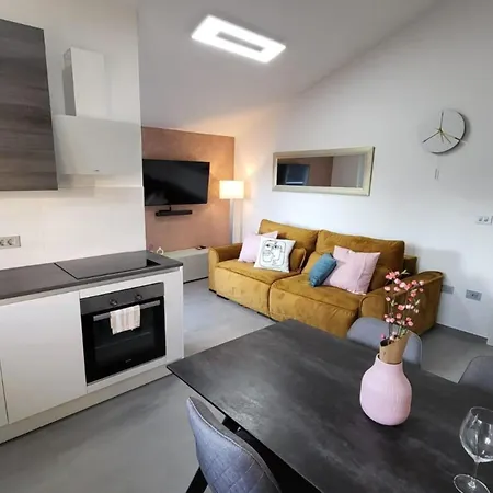 Royal - Happy Apartmán
